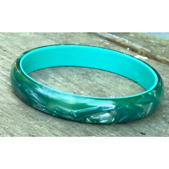 unique Vintage 1960s Marbled Dark Green Moon Glow Lucite Thermoset Bangle - Picture 2 of 6